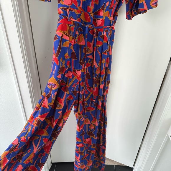 Elegant Blue and Red Patterned Jumpsuit - Picture 3 of 4